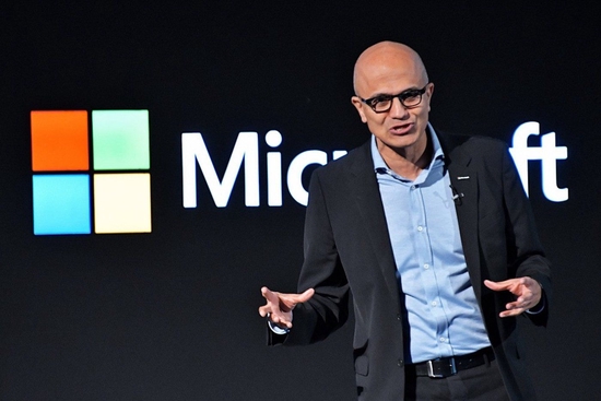 微软 CEO 纳德拉：避免被 AI 取代的最好方法，是学习这项技能